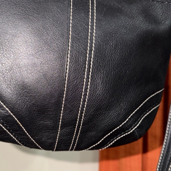 ‼️Vintage Coach Soho Black Leather Crossbody Bag - Picture 4 of 14